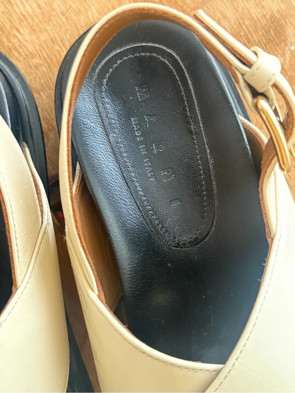 Marni White Leather Fussbett size 37